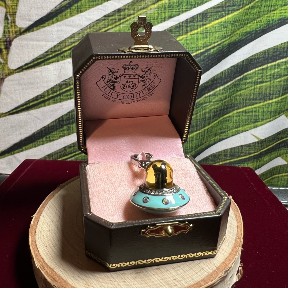 NWT Juicy Couture Yorker Alien Charm 💘🛸 - Picture 2 of 8